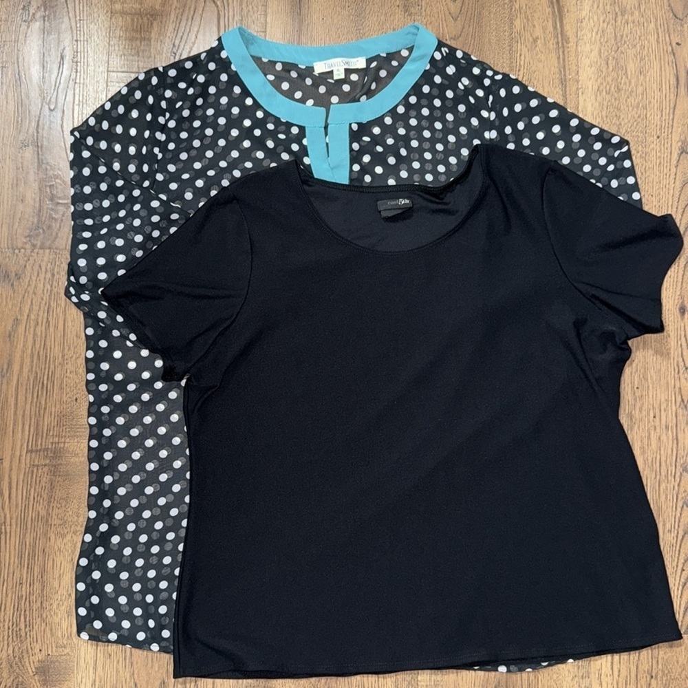 TRAVEL SMITH polka dot Women's Top with Teal Accents Size XL
